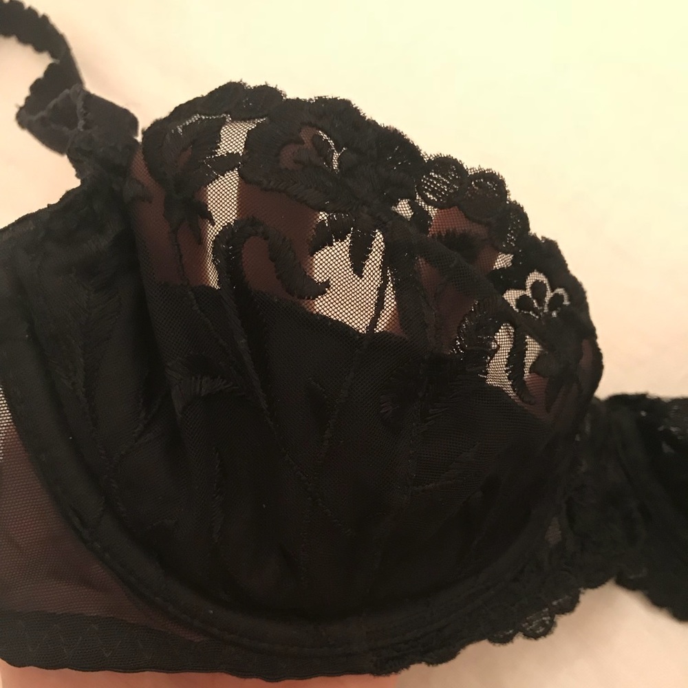 34B Victoria’s Secret bra